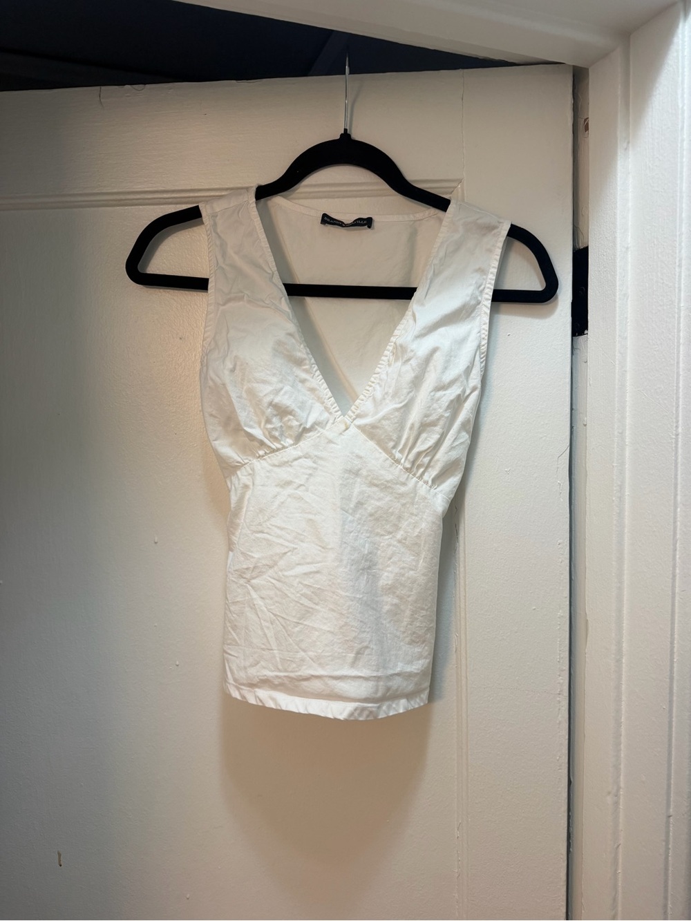 Brandy Melville White V-Neck Sleeveless Camisole